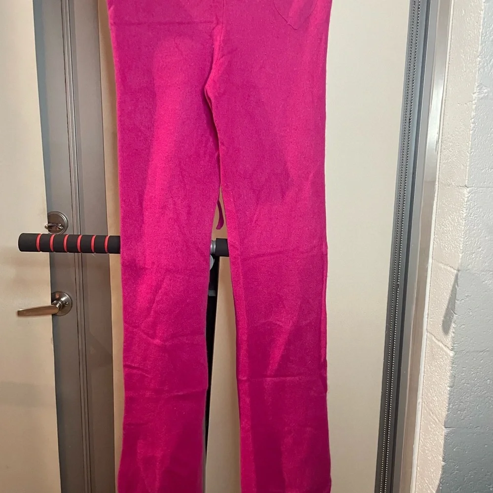 🌟Vintage Y2K Juicy Couture Fuchsia 100% Cashmere Pants - Picture 4 of 11